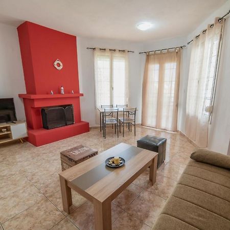 Family Resort 1 Ofrínion 외부 사진